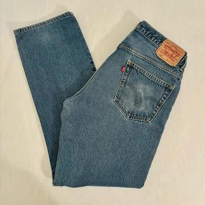 Vtg Levi’s 505 Regular Fit -Y2K - Made In Cambodia